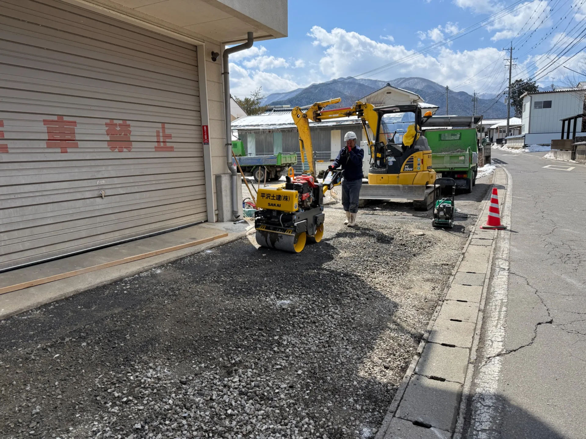 【アスファルト舗装工事】松本市・塩尻市で外構工事｜平沢土建株式会社